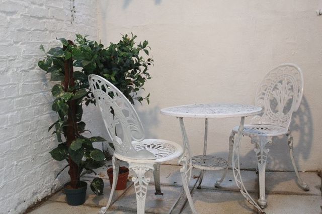  Image of Flat to rent in Castletown Road London W14 at Castletown Road  London, W14 9HE