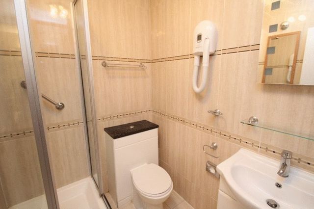  Image of Flat to rent in Castletown Road London W14 at Castletown Road  London, W14 9HE