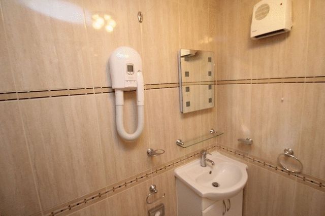  Image of Flat to rent in Castletown Road London W14 at Castletown Road  London, W14 9HE