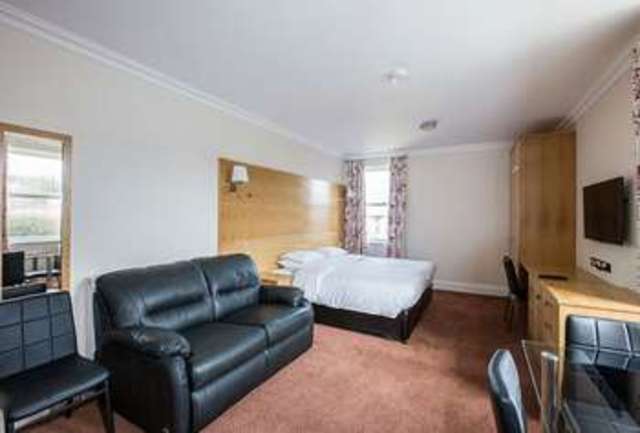  Image of Property to rent in Stanley Road Teddington TW11 at Stanley Road  Teddington, TW11 8TX