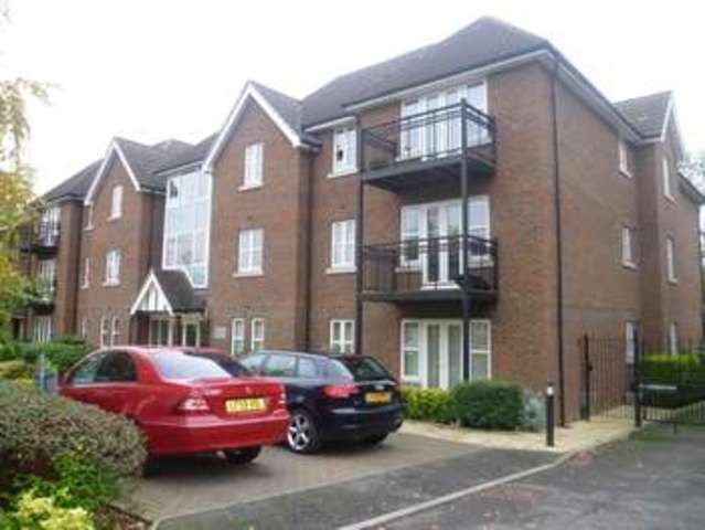  Image of 2 bedroom Flat to rent in Beckenham Grove Shortlands Bromley BR2 at Shortlands Kent Hayes, BR2 0JN