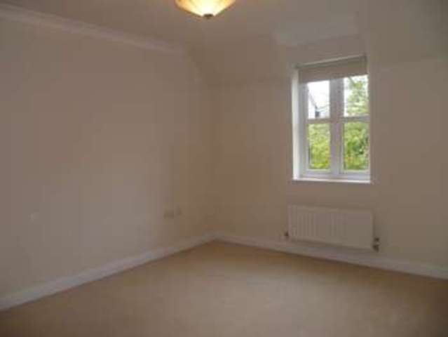  Image of 2 bedroom Flat to rent in Beckenham Grove Shortlands Bromley BR2 at Shortlands Kent Hayes, BR2 0JN