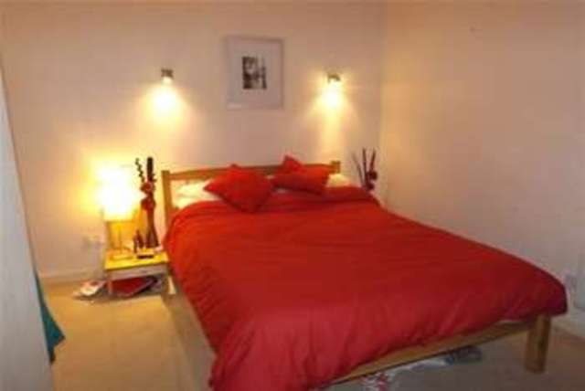  Image of 2 bedroom Flat to rent in South Parade Leeds LS1 at Leeds, LS1 5PQ