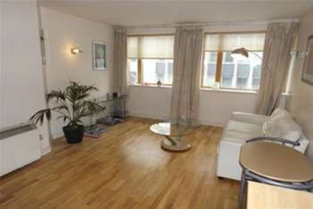  Image of 2 bedroom Flat to rent in South Parade Leeds LS1 at Leeds, LS1 5PQ