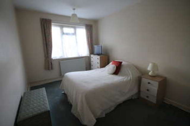  Image of 2 bedroom Flat for sale in Southend Road Beckenham BR3 at Southend Road Beckenham Beckenham, BR3 5AF