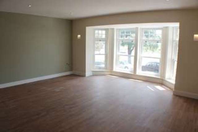  Image of 2 bedroom Flat for sale in St. Helens Parade Southsea PO4 at Southsea Hampshire, PO4 0QJ