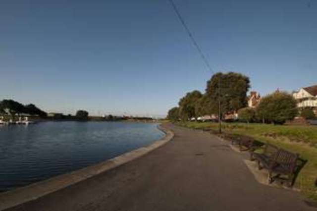  Image of 2 bedroom Flat for sale in St. Helens Parade Southsea PO4 at Southsea Hampshire, PO4 0QJ