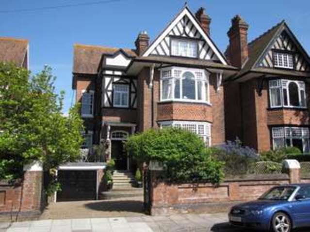  Image of 5 bedroom Semi-Detached house for sale in Helena Road Southsea PO4 at Southsea Hampshire, PO4 9RH