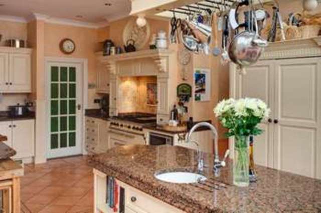  Image of 5 bedroom Semi-Detached house for sale in Helena Road Southsea PO4 at Southsea Hampshire, PO4 9RH