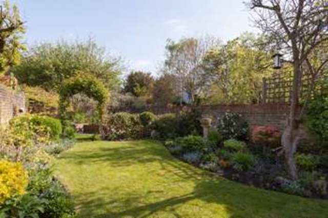 Image of 5 bedroom Semi-Detached house for sale in Worsley Road Southsea PO5 at Southsea Hampshire, PO5 3DY