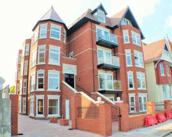  Image of 2 bedroom Flat for sale in St. Helens Parade Southsea PO4 at Southsea Hampshire, PO4 0QJ