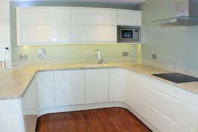  Image of 2 bedroom Flat for sale in St. Helens Parade Southsea PO4 at Southsea Hampshire, PO4 0QJ