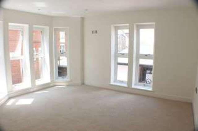  Image of 2 bedroom Flat for sale in St. Helens Parade Southsea PO4 at Southsea Hampshire, PO4 0QJ