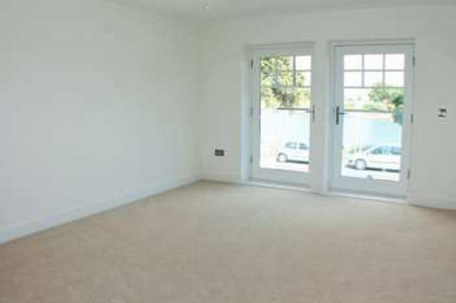  Image of 2 bedroom Flat for sale in St. Helens Parade Southsea PO4 at Southsea Hampshire, PO4 0QJ