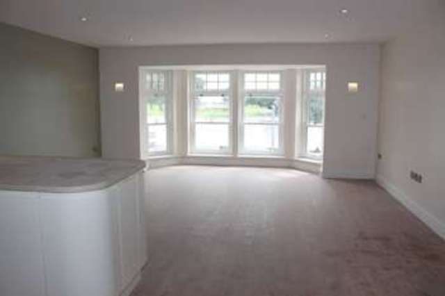  Image of 2 bedroom Flat for sale in St. Helens Parade Southsea PO4 at Southsea Hampshire, PO4 0RW