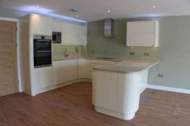  Image of 2 bedroom Flat for sale in St. Helens Parade Southsea PO4 at Southsea Hampshire, PO4 0RW