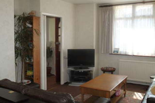  Image of 3 bedroom Terraced house for sale in Southwood Drive Tolworth Surbiton KT5 at Tolworth Surbiton Surrey, KT5 9PL