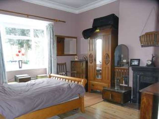  Image of 1 bedroom Property for sale in St. Wilfrids Road New Barnet Barnet EN4 at St. Wilfrids Road  Barnet, EN4 9SB