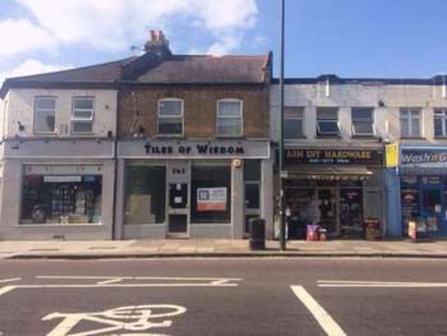  Image of Property to rent in Stanley Road Teddington TW11 at Stanley Road  Teddington, TW11 8UF