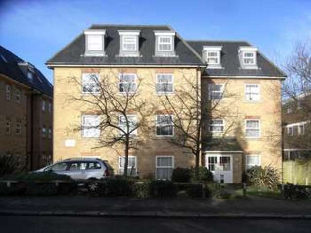  Image of 2 bedroom Property for sale in Station Road New Barnet Barnet EN5 at Station Road New Barnet Barnet, EN5 1QA