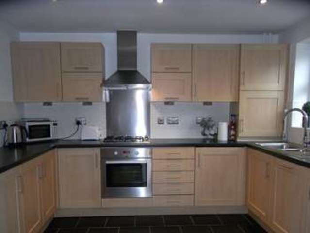  Image of 2 bedroom Property for sale in Station Road New Barnet Barnet EN5 at Station Road New Barnet Barnet, EN5 1QA