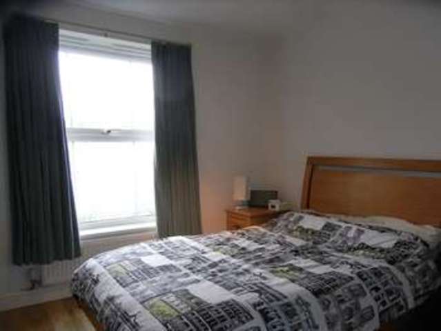  Image of 2 bedroom Property for sale in Station Road New Barnet Barnet EN5 at Station Road New Barnet Barnet, EN5 1QA