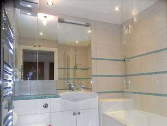  Image of 2 bedroom Property for sale in Station Road New Barnet Barnet EN5 at Station Road New Barnet Barnet, EN5 1QA
