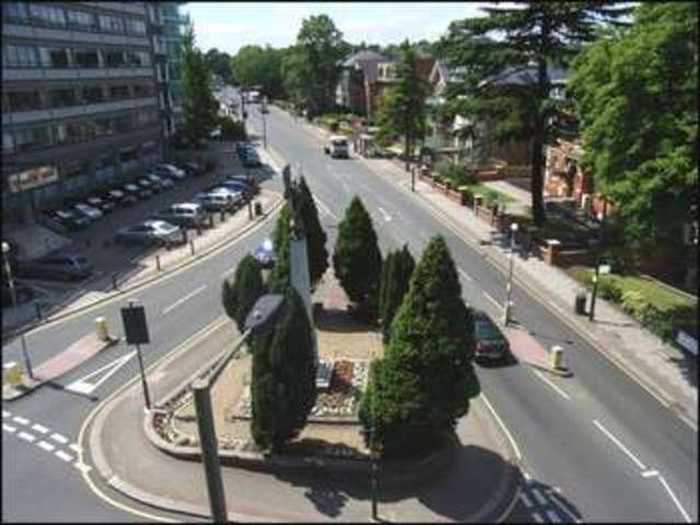  Image of 2 bedroom Property for sale in Station Road New Barnet Barnet EN5 at Station Road New Barnet Barnet, EN5 1QW