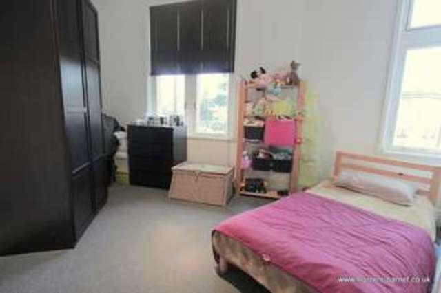  Image of 2 bedroom Property for sale in Station Road New Barnet Barnet EN5 at Station Road New Barnet Barnet, EN5 1QW