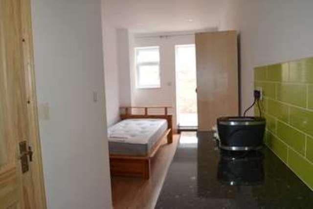  Image of 1 bedroom Studio flat to rent in Warren Road Cambridge CB4 at Warren Road  Cambridge, CB4 1LL
