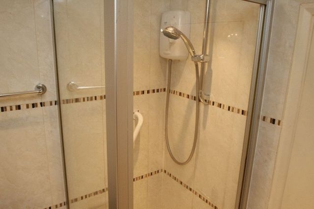  Image of Flat to rent in Castletown Road London W14 at Castletown Road  London, W14 9HE