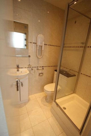  Image of Flat to rent in Castletown Road London W14 at Castletown Road  London, W14 9HE