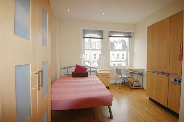  Image of Flat to rent in Gunterstone Road London W14 at Gunterstone Road  London, W14 9BP