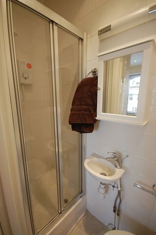  Image of Flat to rent in Gunterstone Road London W14 at Gunterstone Road  London, W14 9BP