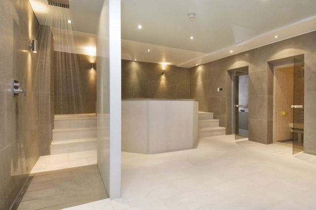  Image of Flat to rent in Old Brompton Road London SW7 at Old Brompton Road  London, SW7 3RU
