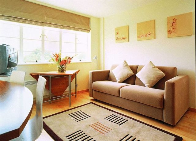  Image of Flat to rent in Old Brompton Road London SW7 at Old Brompton Road  London, SW7 3RU