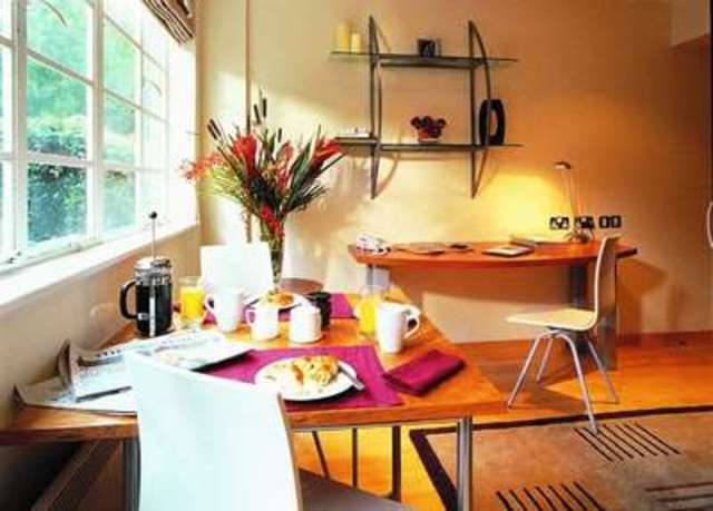  Image of Flat to rent in Old Brompton Road London SW7 at Old Brompton Road  London, SW7 3RU