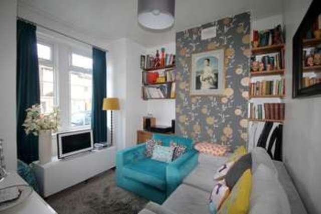  Image of 2 bedroom Cottage to rent in Sultan Street Beckenham BR3 at Beckenham Kent Beckenham, BR3 4QS
