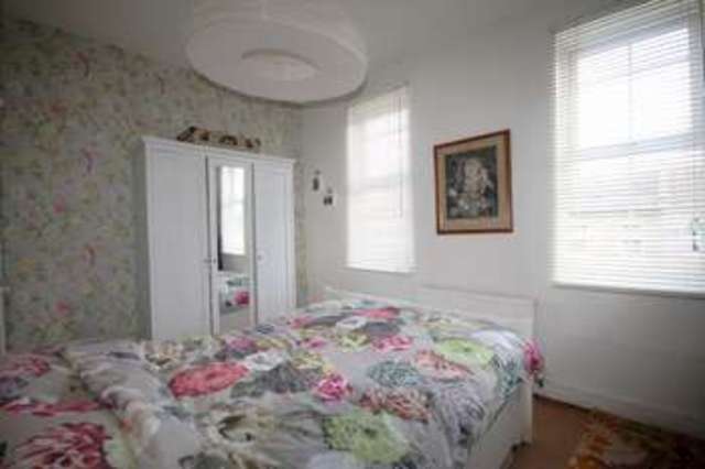  Image of 2 bedroom Cottage to rent in Sultan Street Beckenham BR3 at Beckenham Kent Beckenham, BR3 4QS