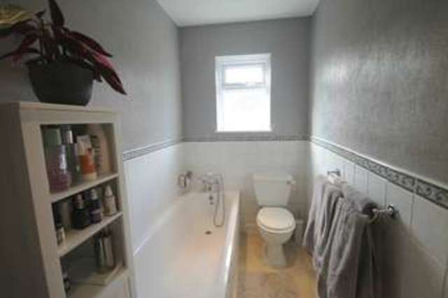  Image of 2 bedroom Cottage to rent in Sultan Street Beckenham BR3 at Beckenham Kent Beckenham, BR3 4QS