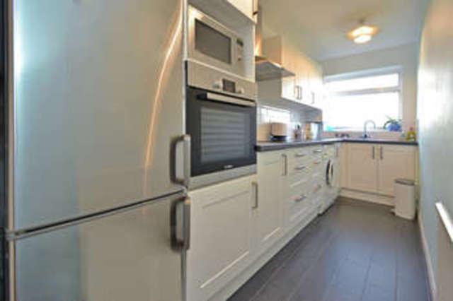  Image of 1 bedroom Flat to rent in Lovelace Road Surbiton KT6 at Surbiton Surrey, KT6 6PJ