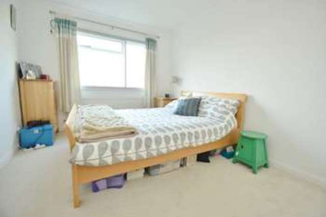  Image of 1 bedroom Flat to rent in Lovelace Road Surbiton KT6 at Surbiton Surrey, KT6 6PJ