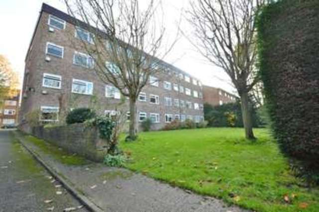  Image of 1 bedroom Flat to rent in Lovelace Road Surbiton KT6 at Surbiton Surrey, KT6 6PJ