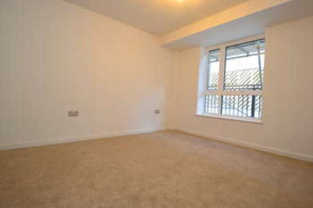  Image of 2 bedroom Flat to rent in Old Post Office Walk Surbiton KT6 at Surbiton Surrey, KT6 4JF