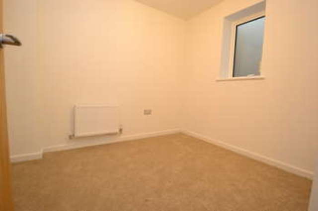  Image of 2 bedroom Flat to rent in Old Post Office Walk Surbiton KT6 at Surbiton Surrey, KT6 4JF