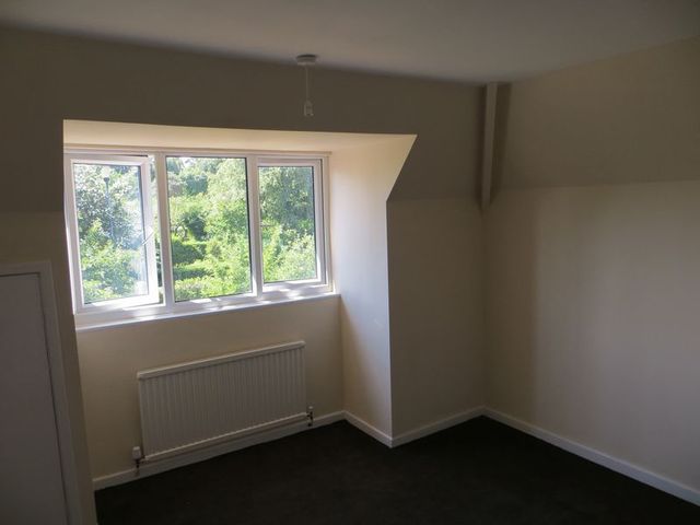  Image of 4 bedroom Detached house to rent in Sutton Passeys Crescent Nottingham NG8 at Sutton Passeys Crescent Wollaton Nottingham, NG8 1DY
