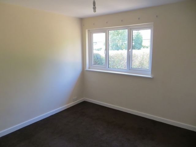 Image of 4 bedroom Detached house to rent in Sutton Passeys Crescent Nottingham NG8 at Sutton Passeys Crescent Wollaton Nottingham, NG8 1DY