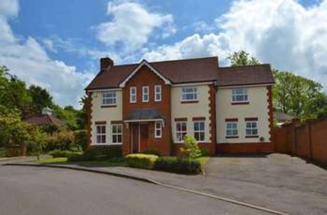  Image of 4 bedroom Detached house for sale in Swan Gardens Tetsworth Thame OX9 at Swan Gardens  Thame, OX9 7BN