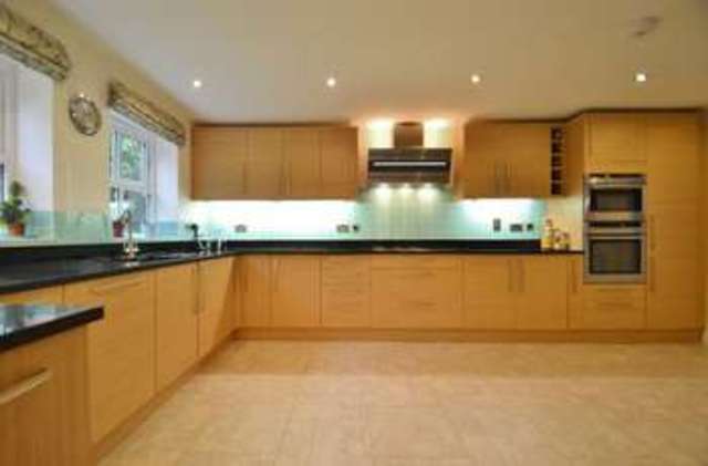  Image of 4 bedroom Detached house for sale in Swan Gardens Tetsworth Thame OX9 at Swan Gardens  Thame, OX9 7BN