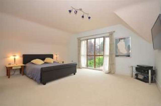  Image of 5 bedroom Detached house for sale in Swanwick Lane Swanwick Southampton SO31 at Swanwick Southampton Hampshire, SO31 7HF